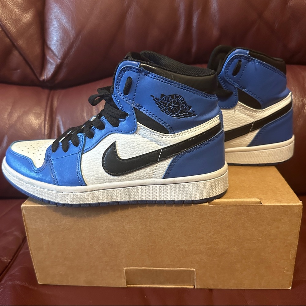 Jordan 1 Retro High Blue - Size 7